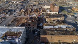 Тежка прогноза след торнадата в Кентъки: Броят на загиналите може да надхвърли 100 