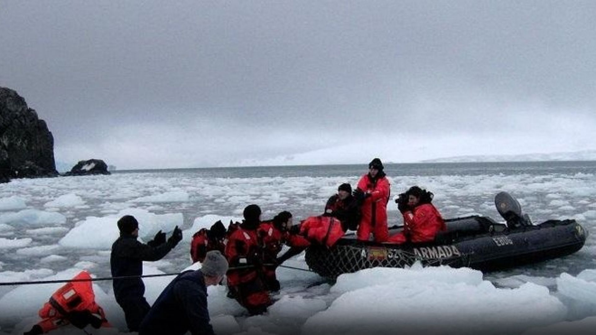 Критична ситуация с българската мисия край антарктическия остров Ливингстън