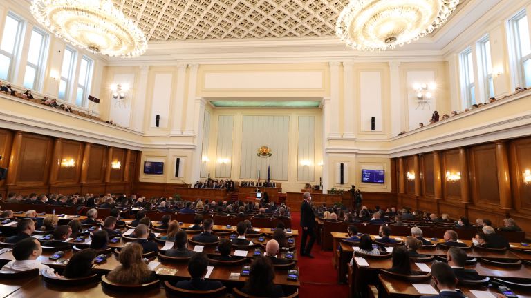 Започна второто заседание на Народното събрание за 2022 година.
Депутатите ще