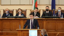 Първата заповед на Кирил Петков: Зелен сертификат за влизане в Министерския съвет