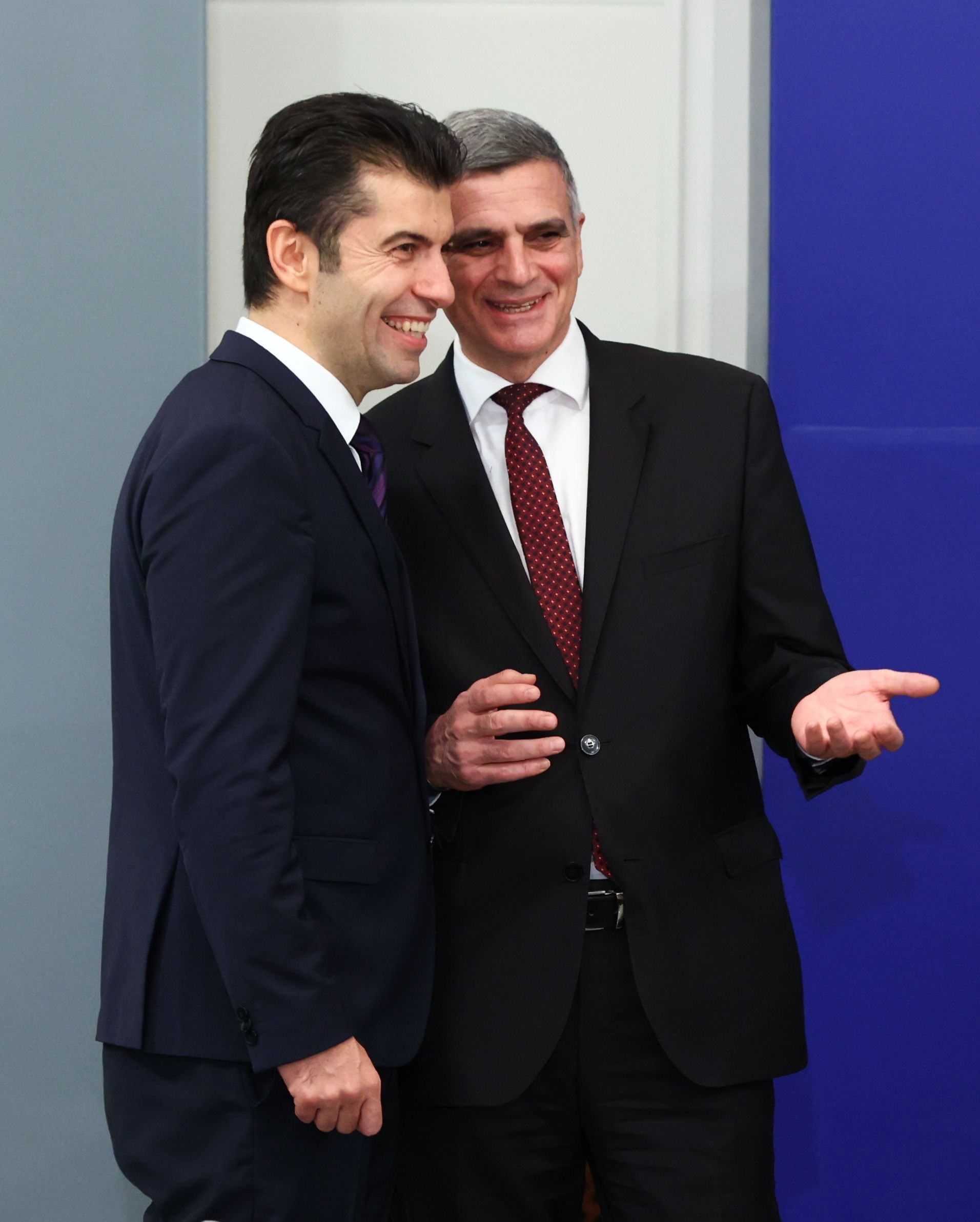 Премиерът Кирил Петков и Стефан Янев 