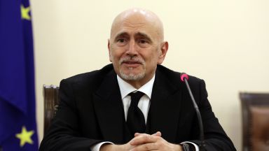 За неправомерно раздаване на заплати в Национална компания Железопътна инфраструктура