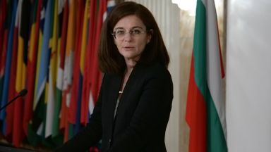 Министърът на външните работи Теодора Генчовска е приета за изследване