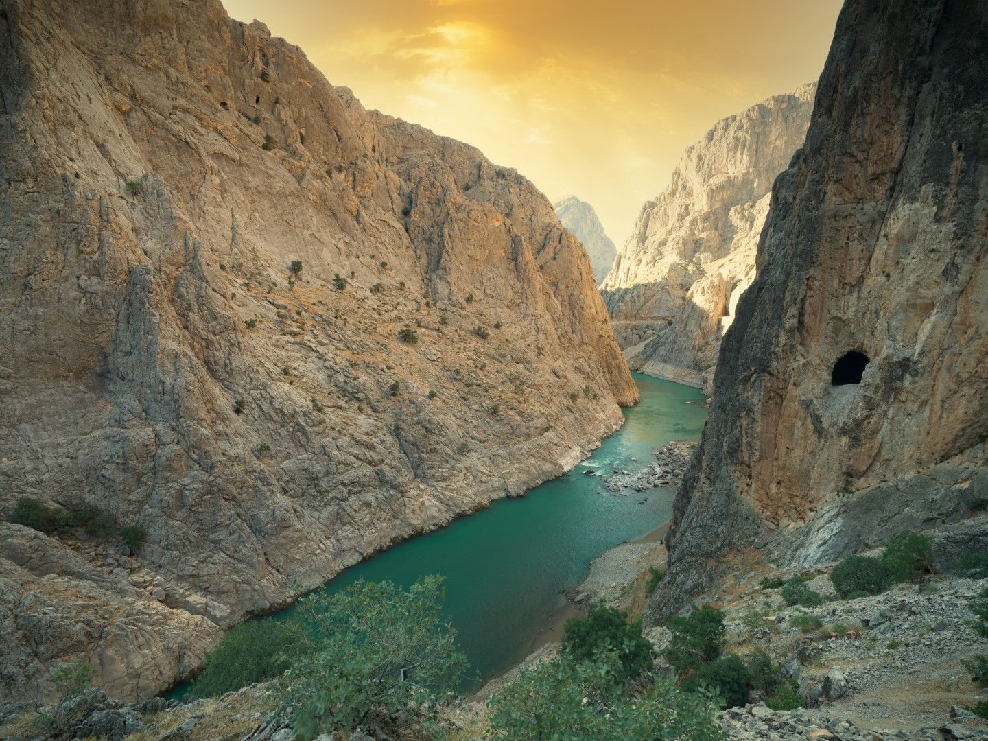 Тъмният каньон край Ерзинджан