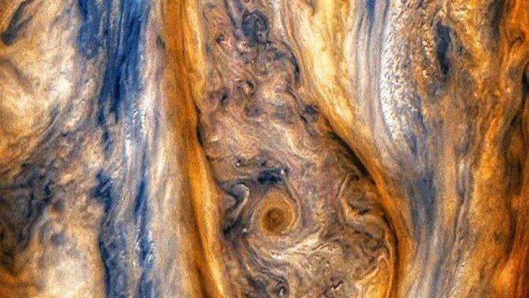 Юпитер излъчва рентгенова светлина