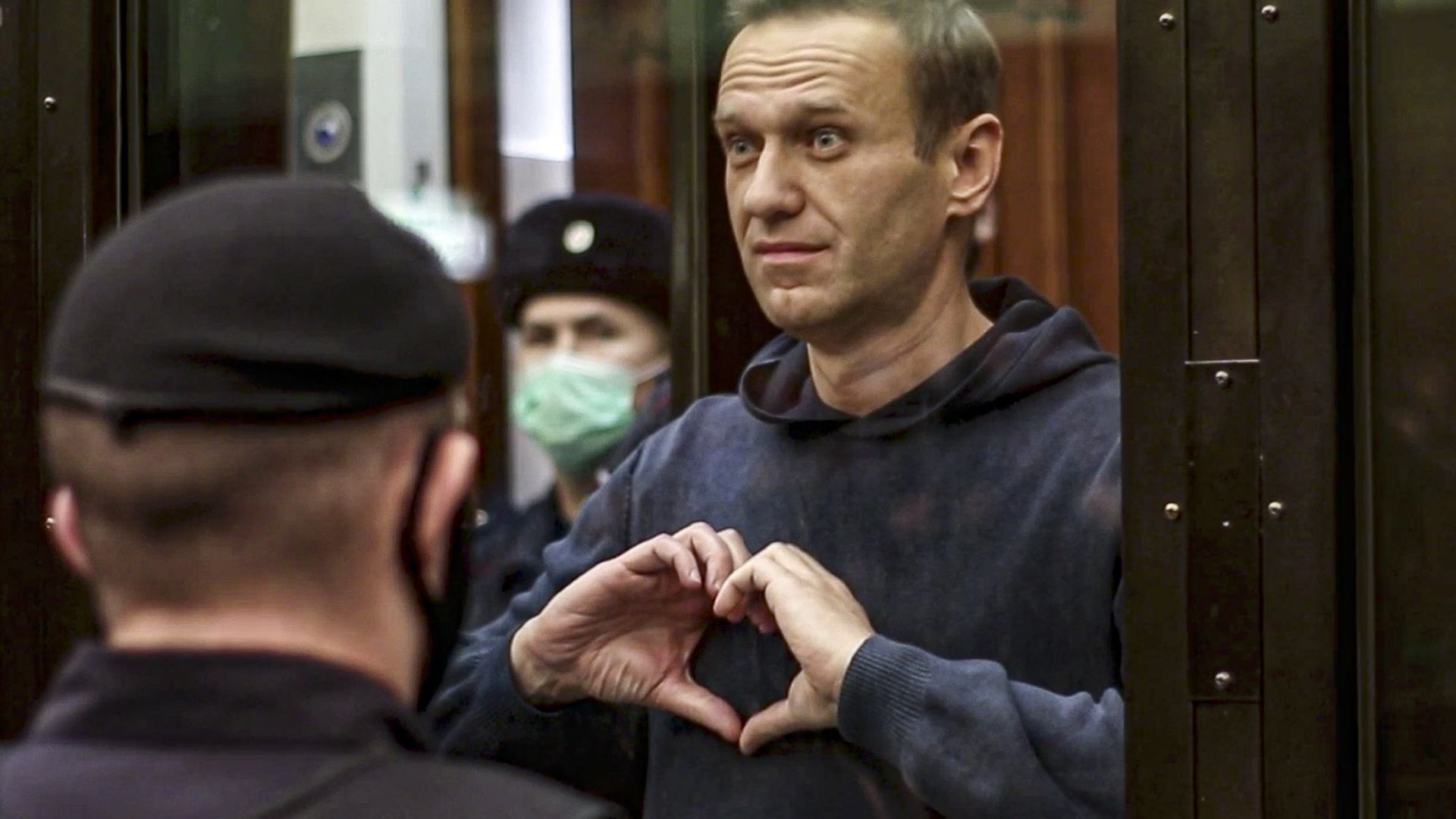 Екипът на Навални очаква от Шолц да критикува очи в очи Путин за задържането на опозиционера