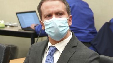 Бившият полицай от Минеаполис Дерек Шовин пледира вчера виновен по