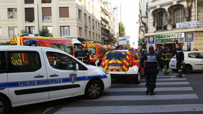 Electric taxi “Tesla” with damaged brake killed one and injured a total of 20 people in Paris (video)