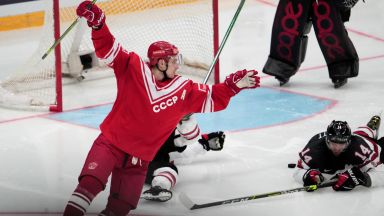 "Червената машина" СССР се върна на леда и победи големия враг