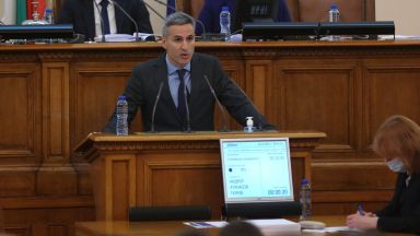 Поради големия обществен интерес пресцентърът на МОН излезе със спициално