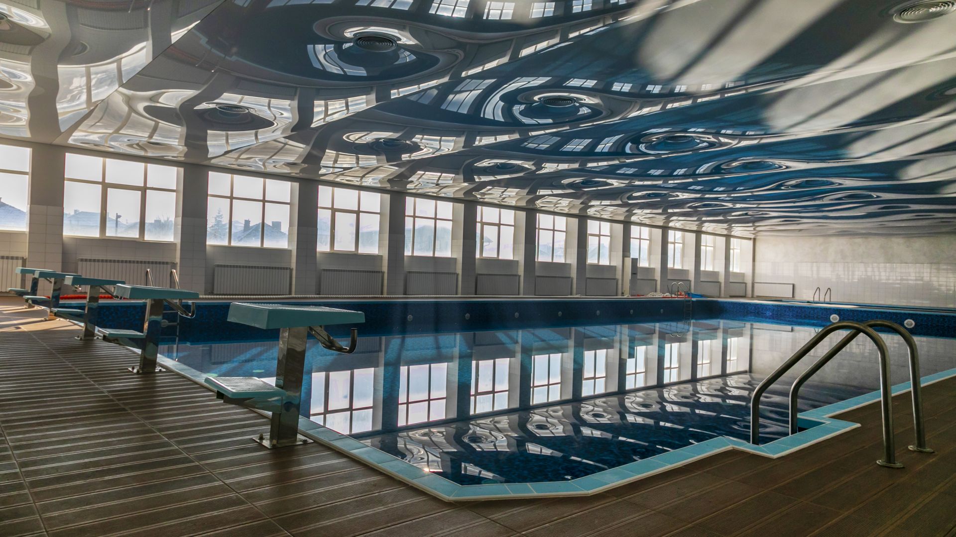 С дарения направиха модерни басейни в най-голямото училище в Етрополе