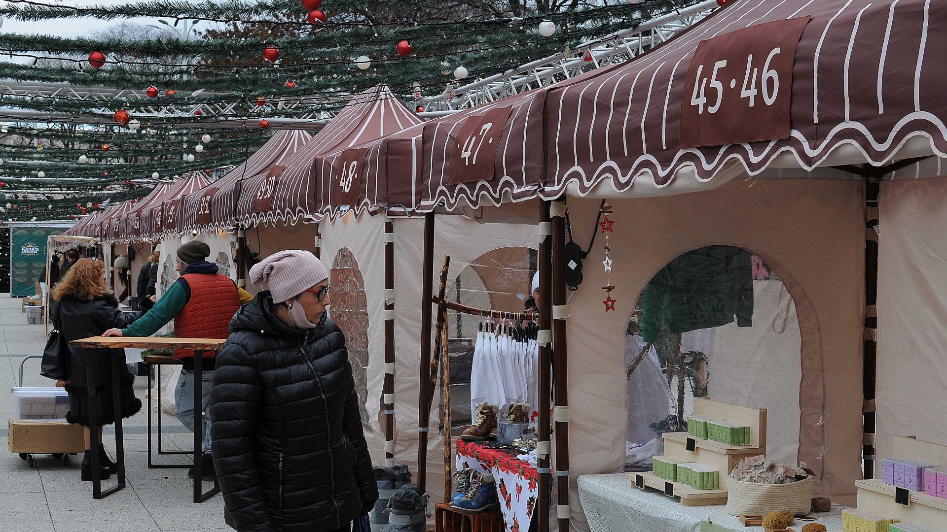 Коледният базар "Капана" отвори врати на ново място