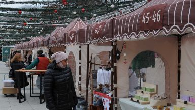 70 участници се включват в тазгодишното издание на коледния базар