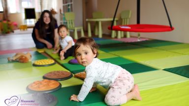 След дългите безсънни нощи далеч от недоносеното бебе родителите на