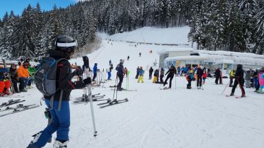 7 годишно дете е ударено от скиор или сноубордист в ски