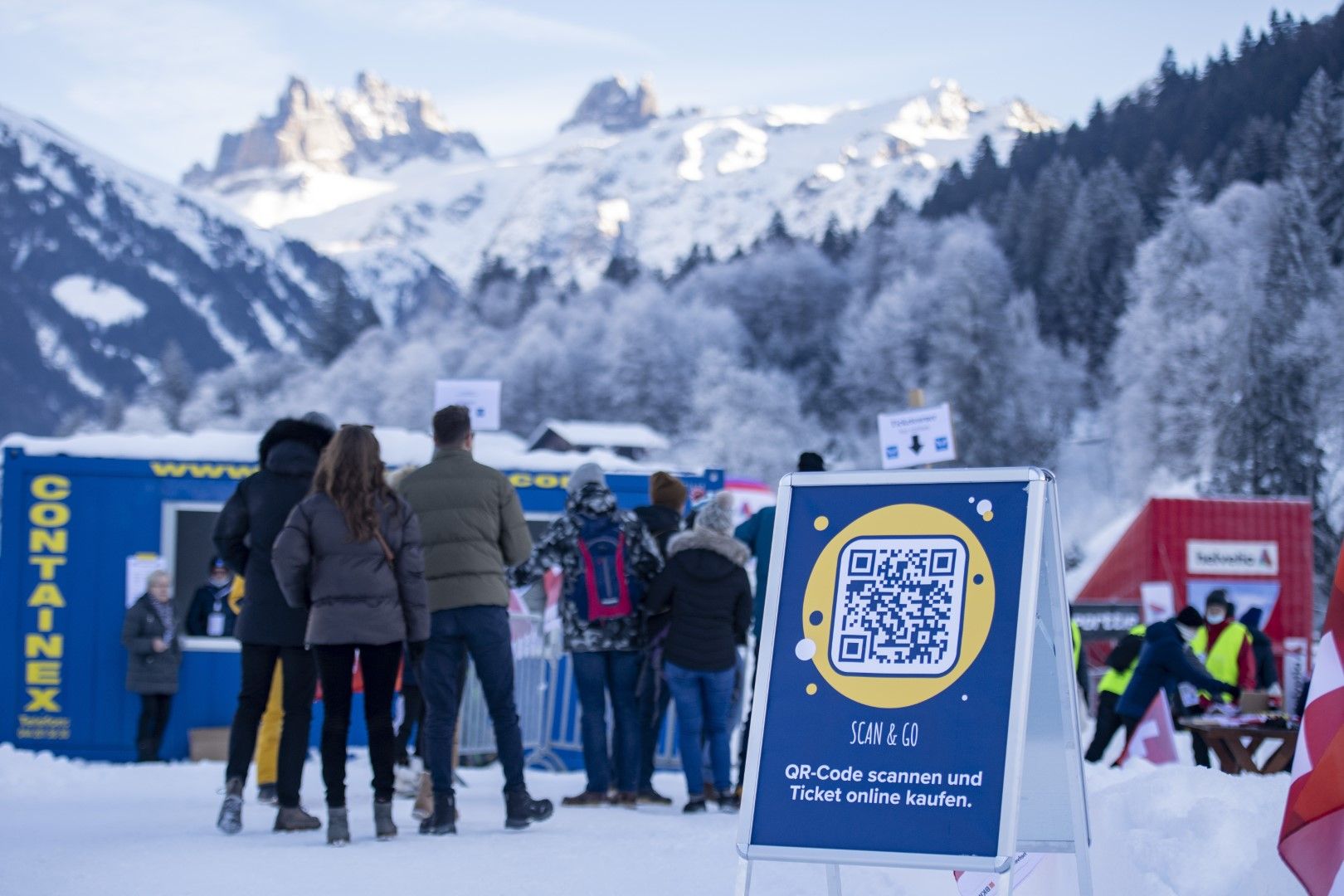 Сертификат за Covid-19 и проверки за влизане за състезанията от Световната купа по ски скокове в Енгелберг, Швейцария, в събота, 18 декември 2021 г.