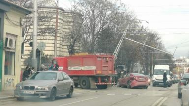 Катастрофа в широкия центъра на София промени маршрута на трамвай