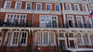 Беларуски дипломат е тежко ранен след като посолството на страната