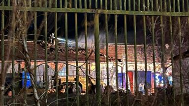 Пожар пламна в сграда на завод в Карлово който се