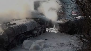 Камион се вряза днес в американски военен автомобил на магистрала