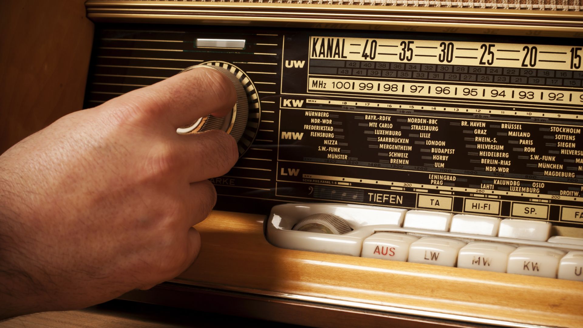 100 години от първия презокеански радиосигнал от Лондон до САЩ