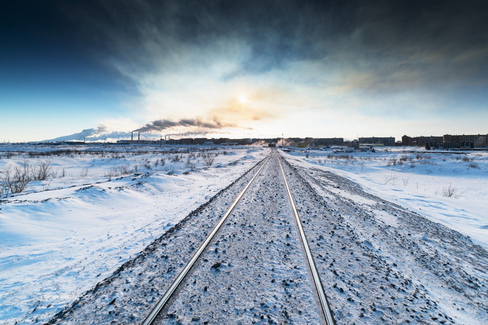 ЖП линия в Норилск, построена върху вечно замръзнала земя