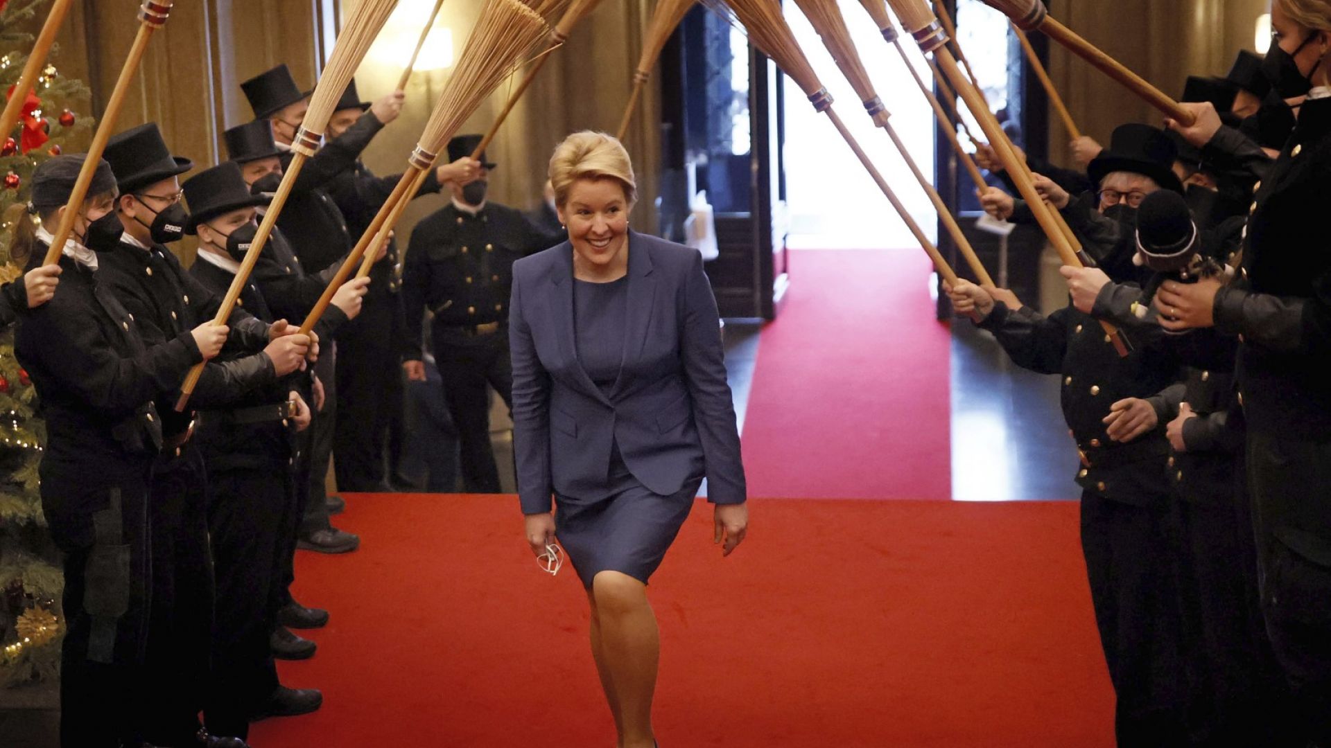 Подала оставка министърка от кабинета "Меркел" стана първата жена кмет на Берлин