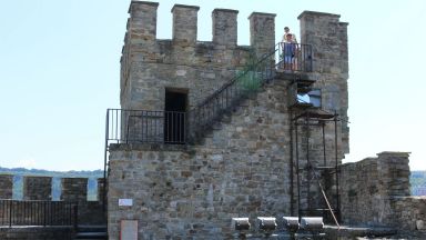 Млада жена е паднала от Балдуиновата кула на крепостта Царевец