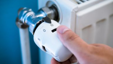 През зимните месеци от годината топлината в нашия дом е