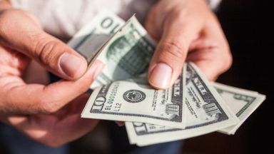 Близо 100 милиарда долара са били откраднати от програмите в