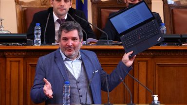 Комисия за проверка на машините за гласуване поискаха от Възраждане