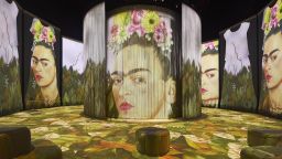 Първата потапяща изложба в Мексико почита творчеството на Фрида Кало