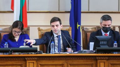 Председателят на парламента Никола Минчев се върна на работа след
