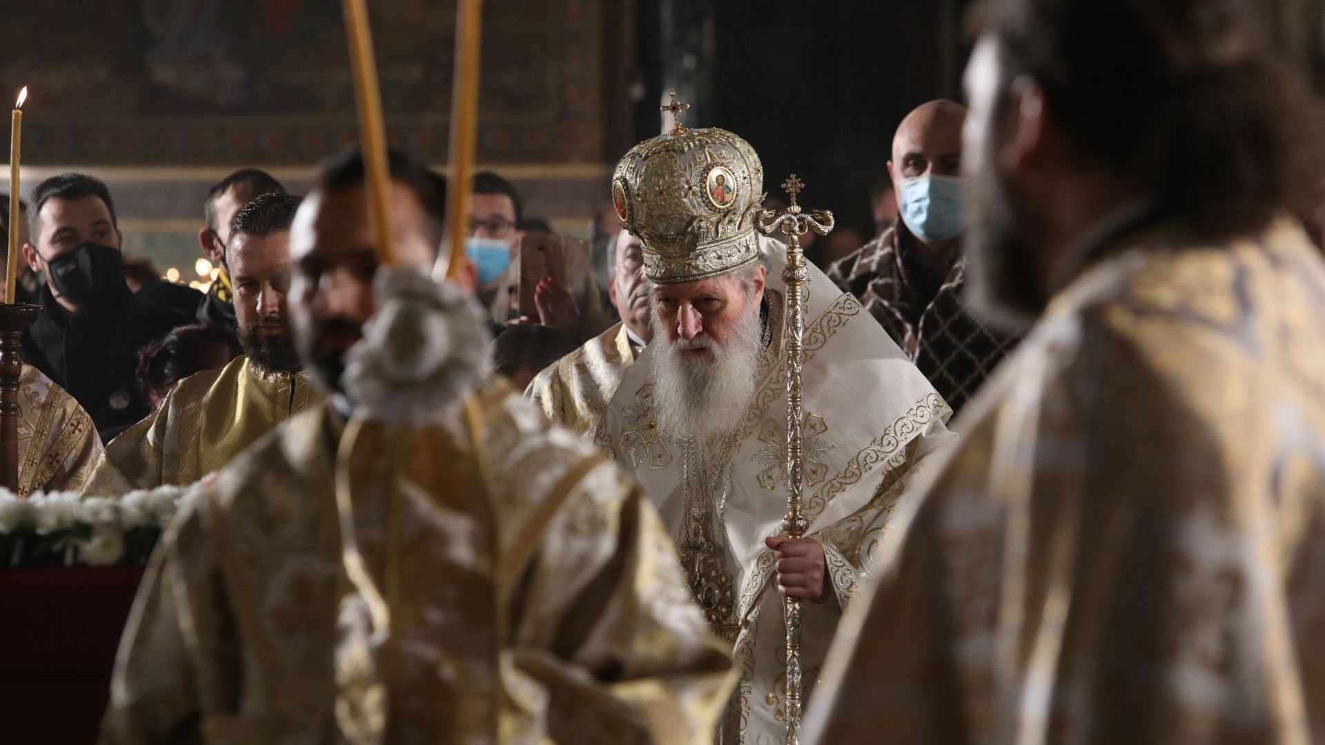 Патриарх Неофит благослови българите на Бъдни вечер, премиерът присъства на службата