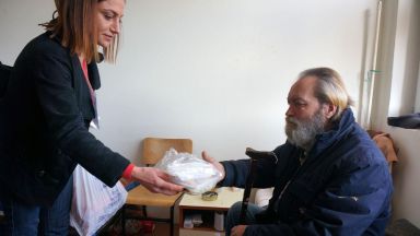90 бездомни посрещнаха Коледа в Кризисните центрове на Столичната община С