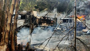Десетки изгорени тела са намерени в опожарени коли в Мианма (снимки и видео)