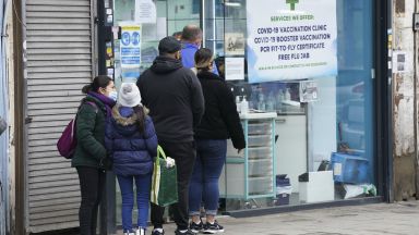 Гръцките власти съобщиха днес за 6590 нови случая на КОВИД 19