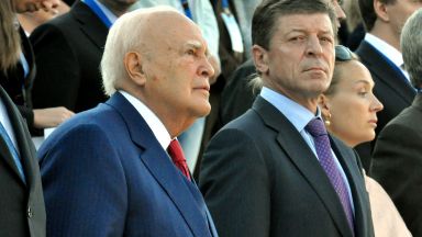 Бившият гръцки президент Каролос Папуляс почина днес на 92 годишна възраст