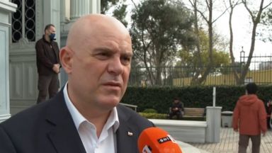 С празнична литургия за Рождество Христово днес бе отбелязан храмовият