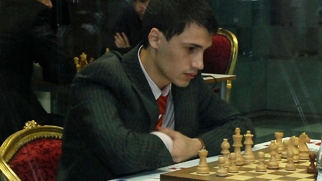 Шахматният шампион Карлсен се оказа прекалено силен за Чепаринов