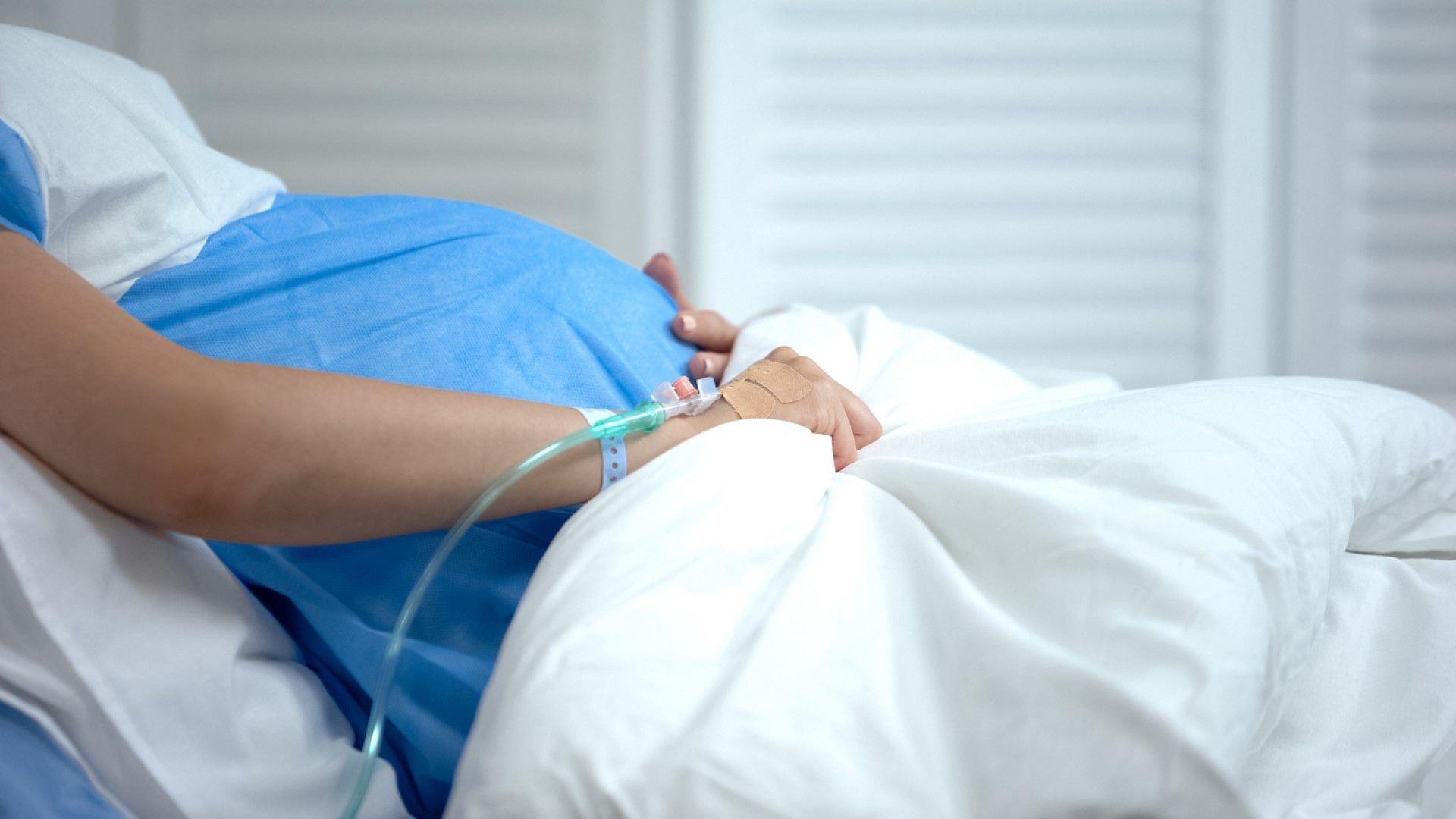 Кардиолози в Кърджали спасиха бременна с остър инфаркт и нероденото й бебе