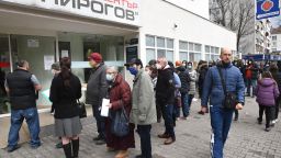 Рязък скок в броя новозаразени и в процента положителни проби