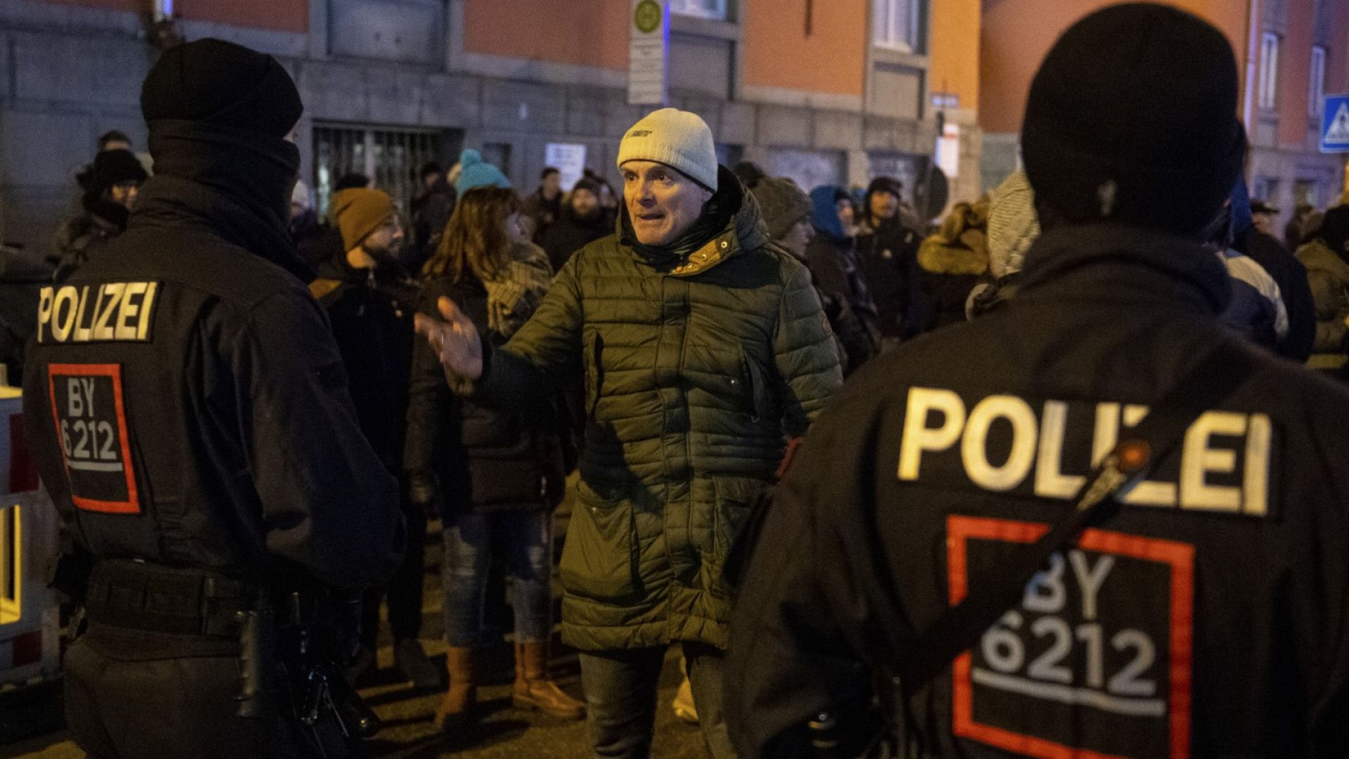 COVID-19: Нови ограничения и масови протести в Германия 