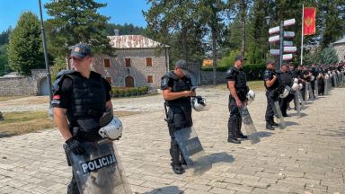 Мъж заплашва да взриви банков клон в черногорския град Бар