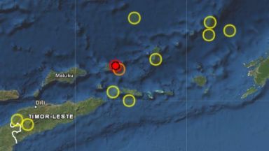 Земетресение с магнитуд 7 3 по Рихтер разлюля Индонезия Това сочат