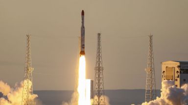 Иран изстреля ракета в космоса