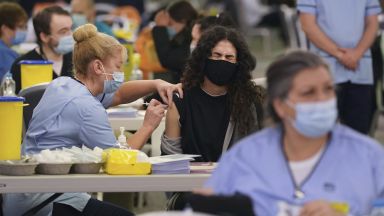 Испания разреши поставянето на четвърта доза от ваксините срещу коронавируса