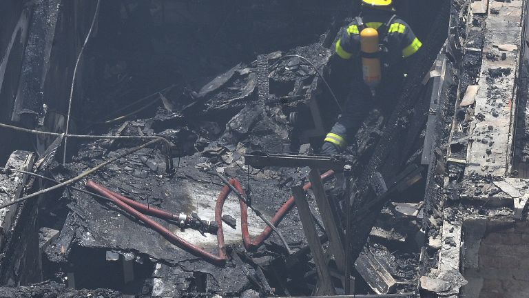 Бушувалият два дни пожар в парламента на Република Южна Африка