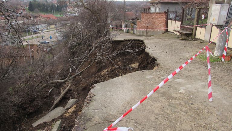 Областният управител на Русе Борислав Българинов ще изпрати писмо до