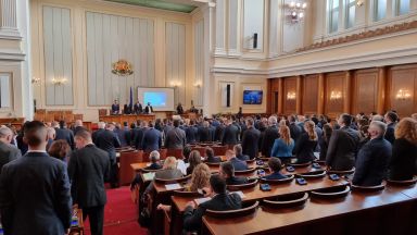 Зелена светлина за Северна Македония и успешен вот на недоверие